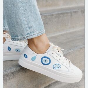 Soludos “Eyes” Embroidered White Leather sneakers – Minimalist Chic